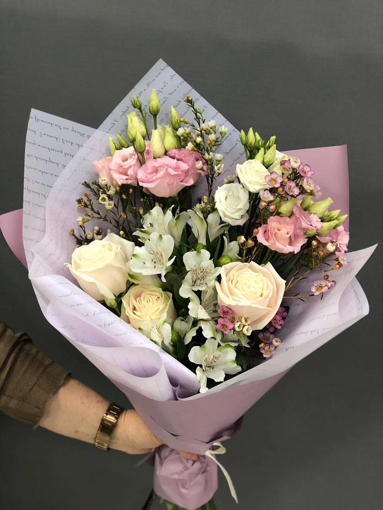 Букет цветов из: Альстромерии, Розы и Лизиантусы в Большой Казинке