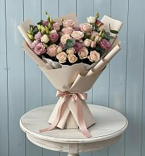 Букет цветов из:  Розы и Лизиантусы в Большой Казинке