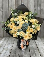 Букет цветов из:  Розы и Лизиантусы в Большой Казинке