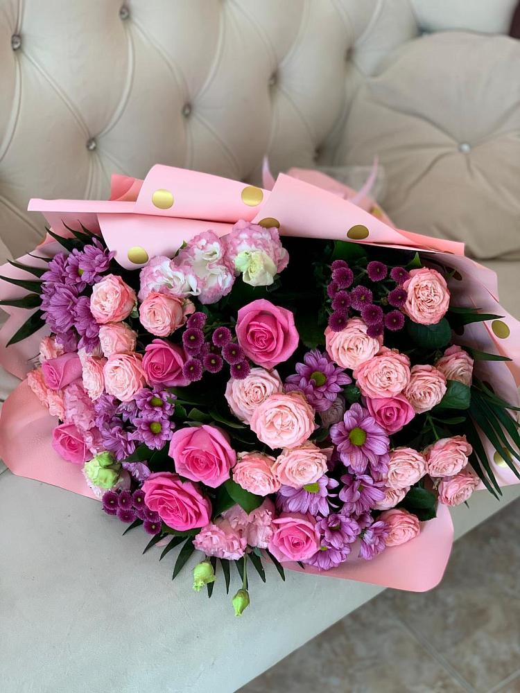 Букет цветов из: Хризантемы, Розы и Лизиантусы в Большой Казинке