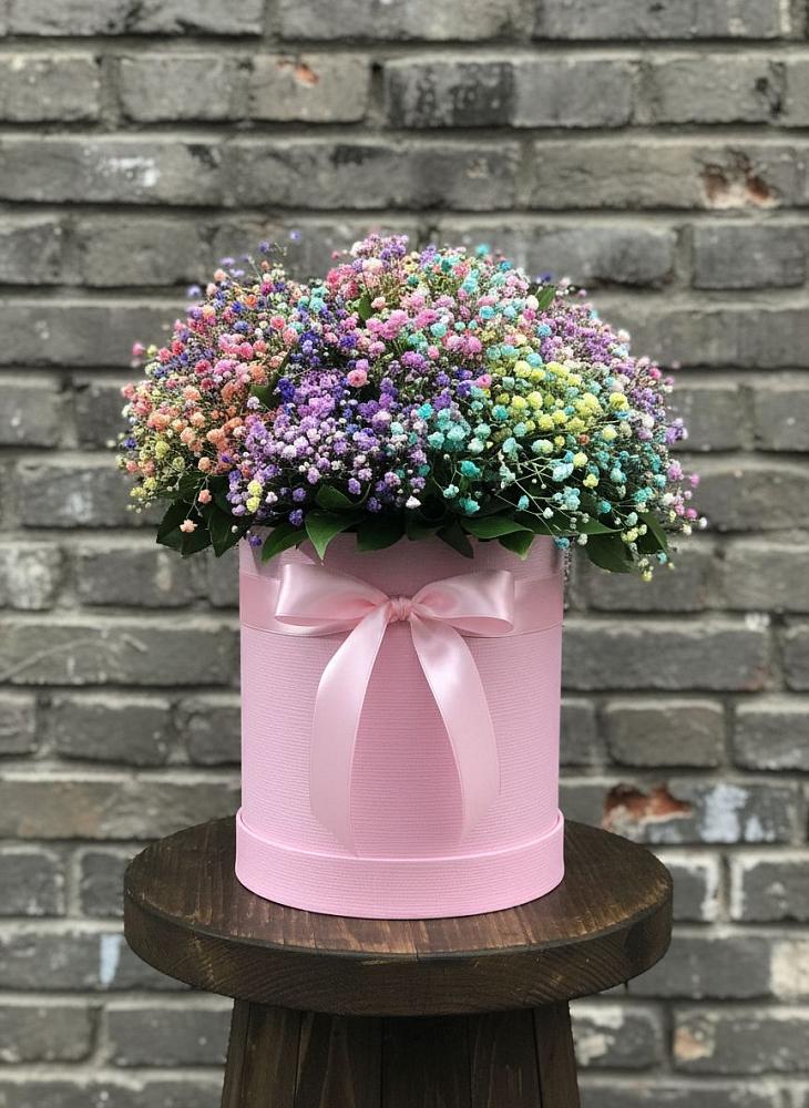 Цветочная композиция из Гипсофила и Розы в шляпной коробке в Большой Казинке