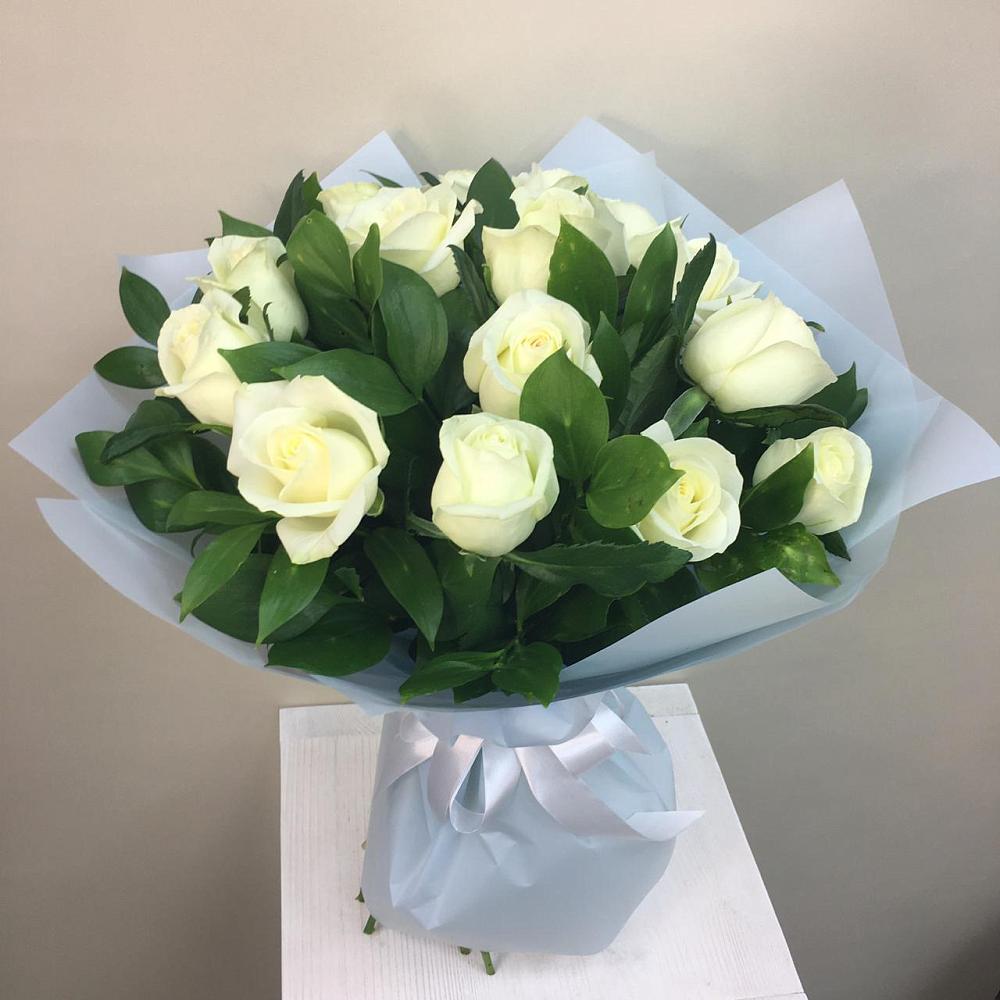 Букет 15 Белых роз Проуд в Большой Казинке