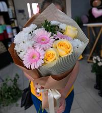 Букет цветов из:  Герберы, Розы и Хризантемы в Большой Казинке
