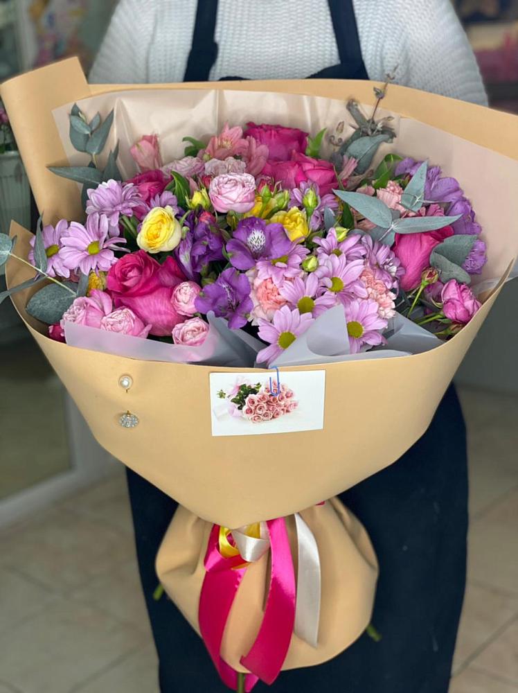 Букет цветов из: Хризантемы, Гвоздики и Альстромерии в Большой Казинке