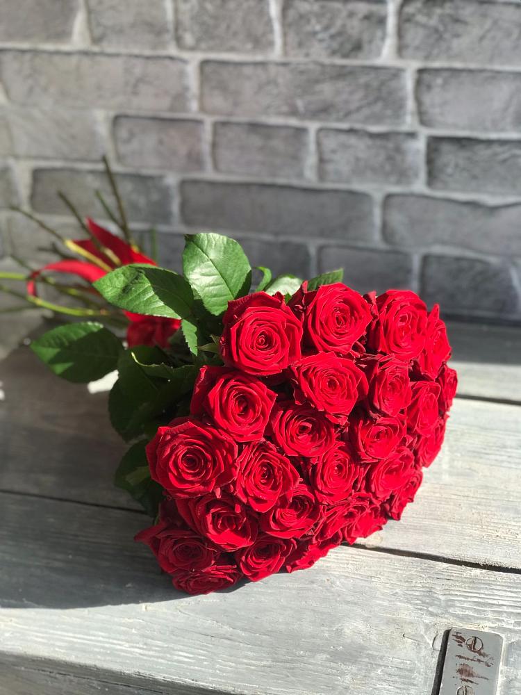 Букет Красные розы Фридом в Большой Казинке