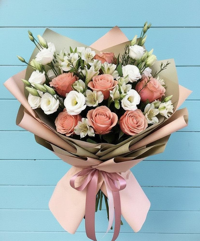 Букет цветов из: Розы, Альстромерии и Лизиантусы в Большой Казинке