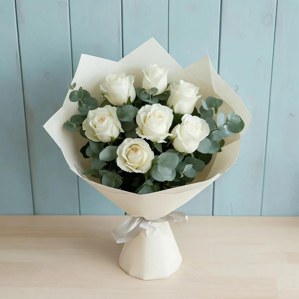 Букет Белые розы в Эвкалипте в Большой Казинке