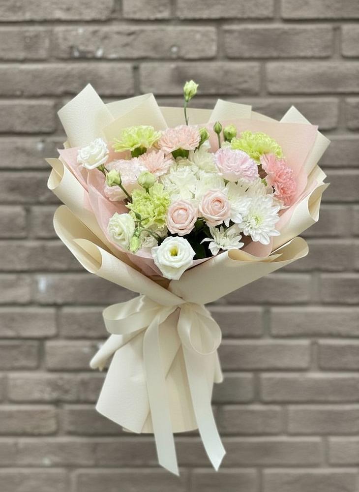 Букет цветов из: Гвоздики, Розы, Лизиантусы и Хризантемы в Большой Казинке