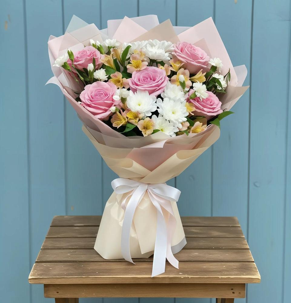 Букет цветов из: Гвоздики, Орхидеи и Розы в Большой Казинке