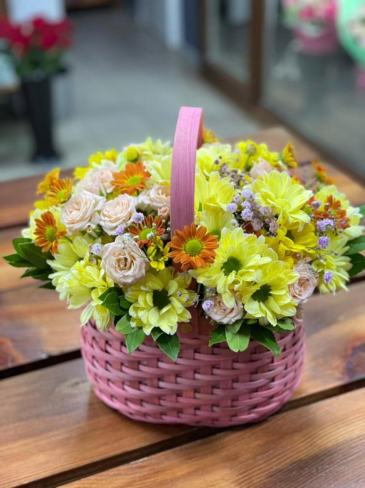 Цветочная композиция из Хризантемы и Розы в корзине в Большой Казинке