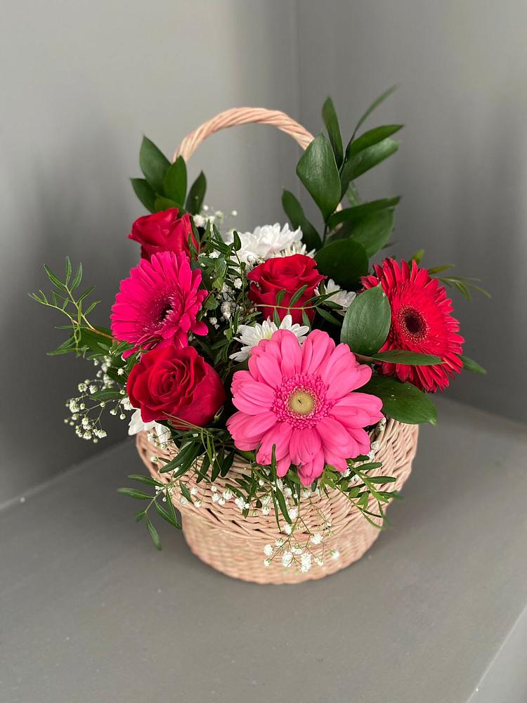 Цветочная композиция из Розы, Хризантемы и Герберы в корзине в Большой Казинке