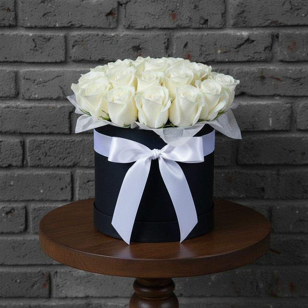 Цветочная композиция из Розы в шляпной коробке в Большой Казинке