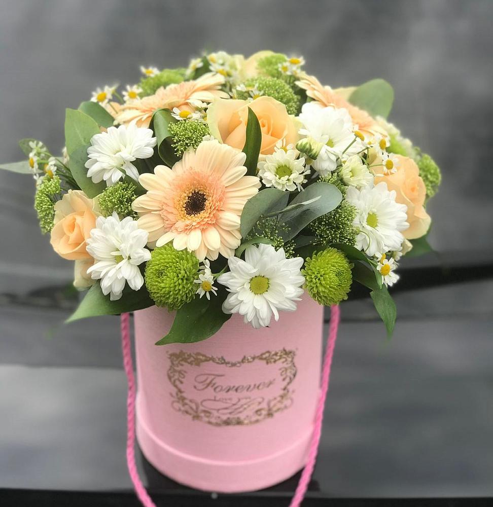 Цветочная композиция из Розы, Герберы и Хризантемы в шляпной коробке в Большой Казинке