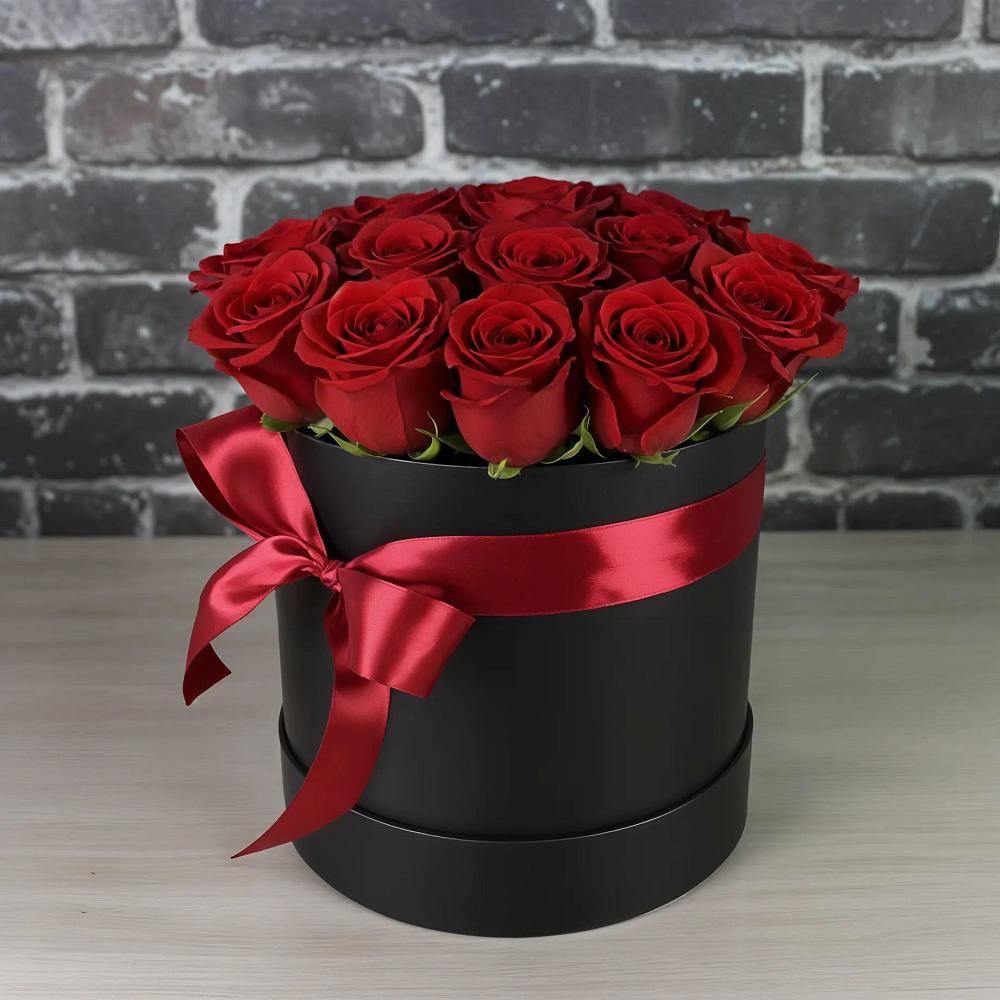 Цветочная композиция из Розы в шляпной коробке в Большой Казинке