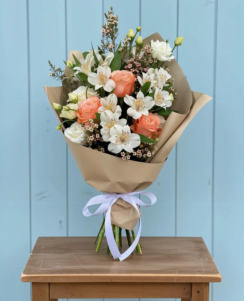 Букет цветов из: Альстромерии, Лизиантусы, Розы и Хризантемы в Большой Казинке